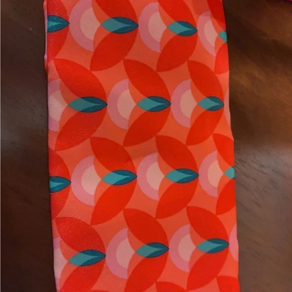 Two makeup bags nwot - Picture 3 of 6